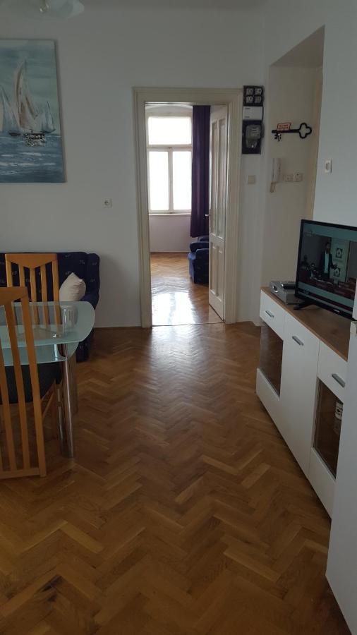 Sandi Apartment
